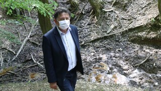 Budaj ukázal ďalšiu nelegálnu skládku, stopy vedú k Bratislave