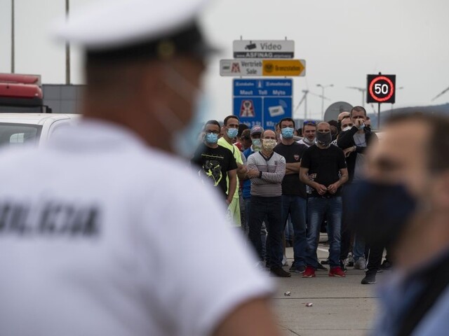 Využite iné priechody. K Jarovciam sa vyjadrila polícia i rezort