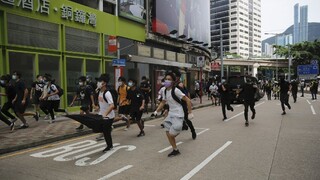 Hongkong čelí kritike. Proti spornému zákonu sa opäť protestovalo