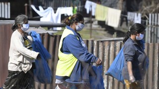 Zisťovali, odkiaľ pochádzajú nakazení. Časť je z osád a DSS