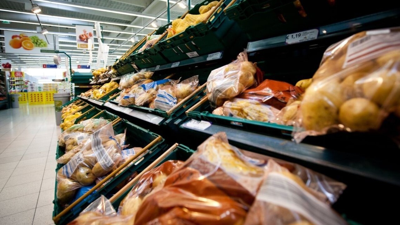 Premiér chce napriek dohode presvedčiť Sulíka o zatvorení obchodov