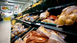 Premiér chce napriek dohode presvedčiť Sulíka o zatvorení obchodov