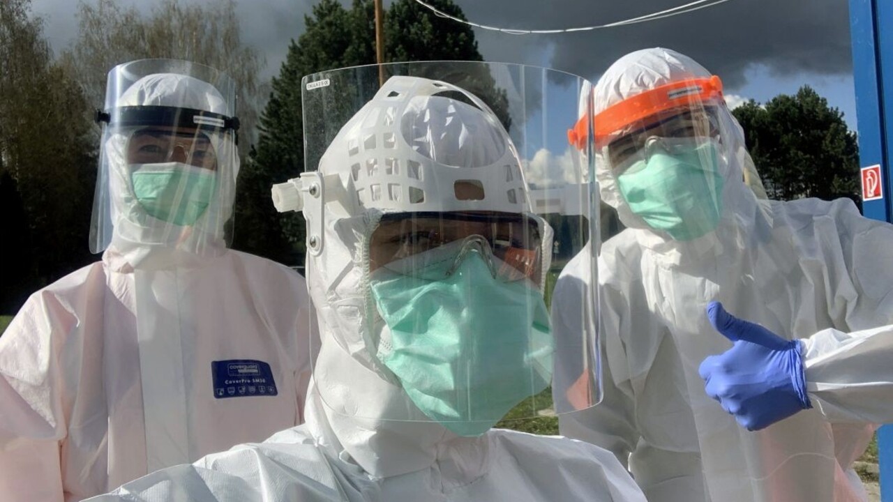 Lekári a ošetrovatelia boli v prvej línii pandémie, chcú ich odmeniť