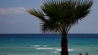 Cyprus preplatí dovolenku každému, kto sa v krajine nakazí