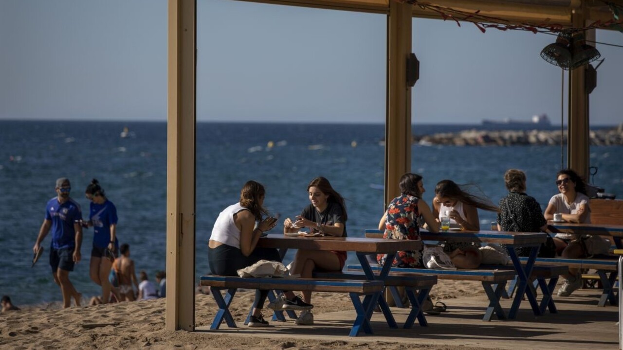 Bazény i kiná. Uvoľňovanie v Španielsku nepocítia všetci rovnako