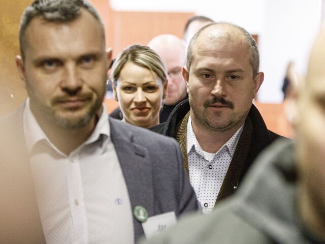 Na súde s Kotlebom vypovedal spevák. Chceli sa ho pýtať na Biely odpor