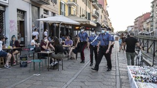 Deti budú musieť nosiť rúška, Taliani otvoria školy až po lete