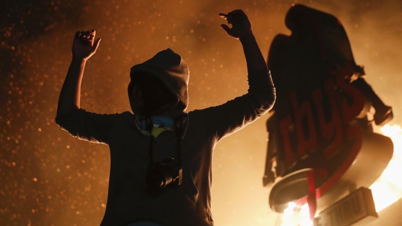 Rasizmus nesmie byť normálom, vyhlásil bývalý prezident USA