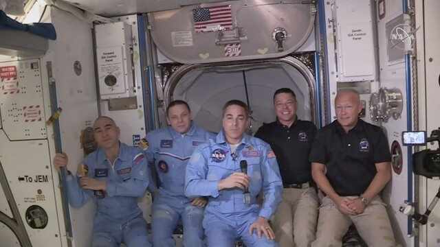 Historický okamih. Crew Dragon sa úspešne spojila s ISS