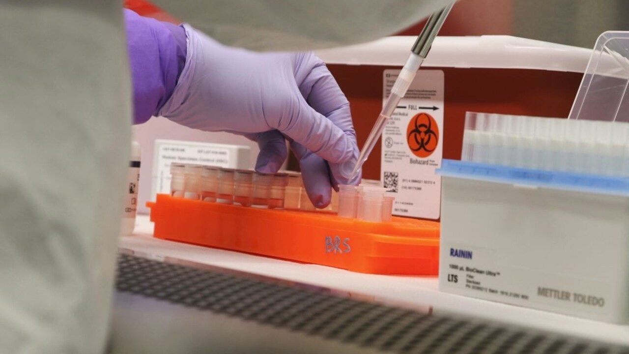 Nová vlna nákazy by sa mohla dať včas odhaliť, myslia si vedci