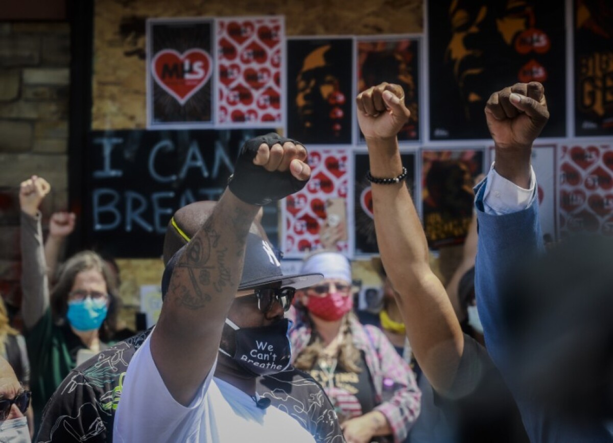 minneapolis-police-death-floyd-56917-816c43b95a1b407e84d9f909d79c104a_3cec75f9.jpg