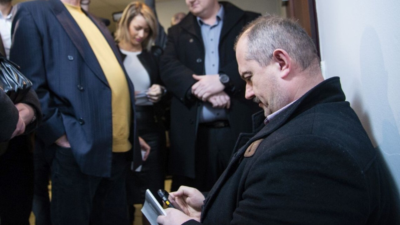 Kotlebu opäť nezvolili za šéfa výboru, neuspel po siedmykrát