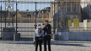 Francúzom otvorili zámok Versailles, môžu ho zažiť bez turistov