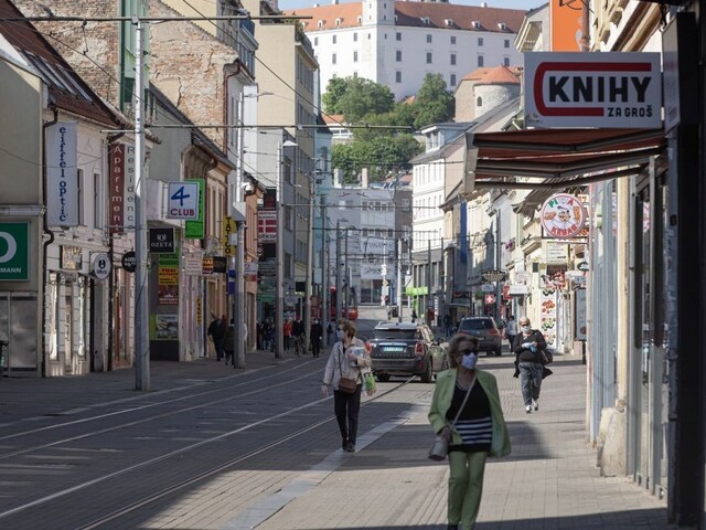 O nedeľnom predaji zatiaľ bez dohody, koalícia možno predloží vlastný návrh