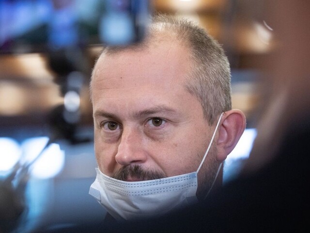 Sudkyňa je zaujatá, tvrdí Kotleba na súde o skrytom význame šekov