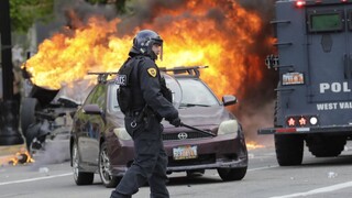 Po Floydovej smrti rozpustia miestnu políciu, hlásia ďalší incident