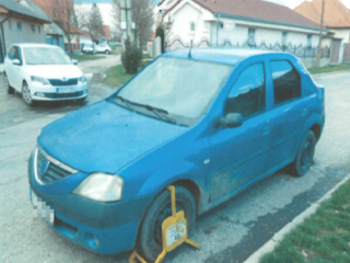 Vodič rozpílil papuču na aute karbobrúskou. Má problém