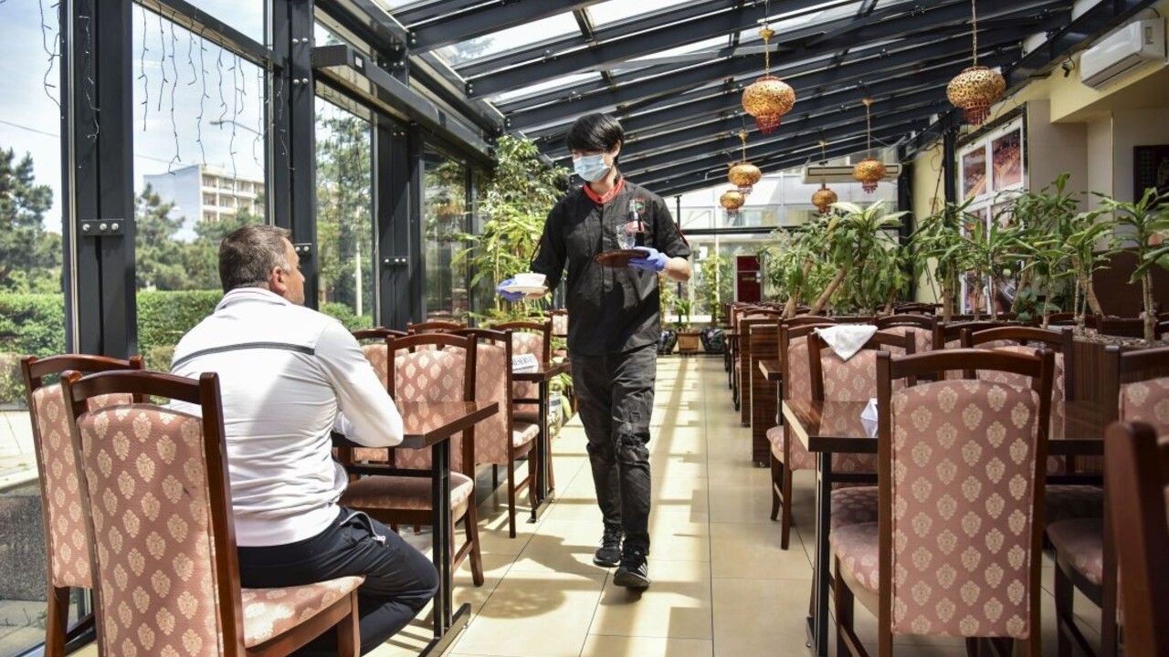 Ako to bude s podnikmi: Povinnosti odpadnú, vrátia sa kluby