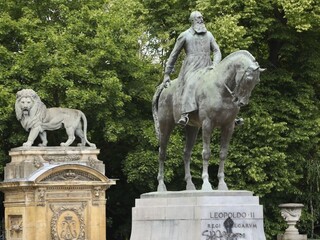Ďalšia odstránená socha, kráľ vládol v čase krvavej kolonizácie