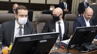 Rokovanie vlády o zrušení núdzového stavu aj o chránených územiach