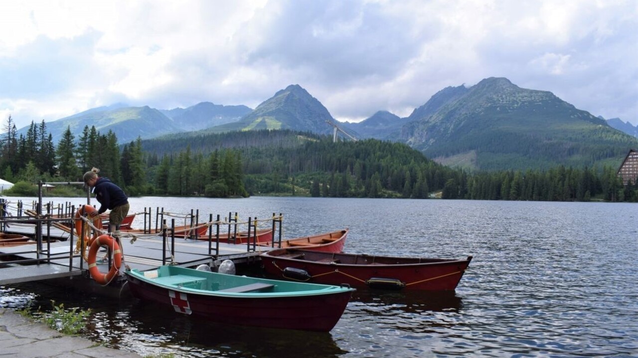Otvorili sezónu v Tatrách. Symbolicky odomkli Štrbské Pleso