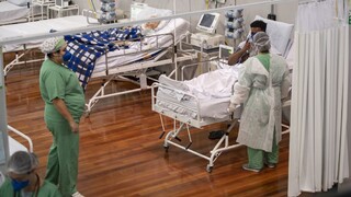 Brazília už predbehla Britániu, expertov situácia znepokojuje