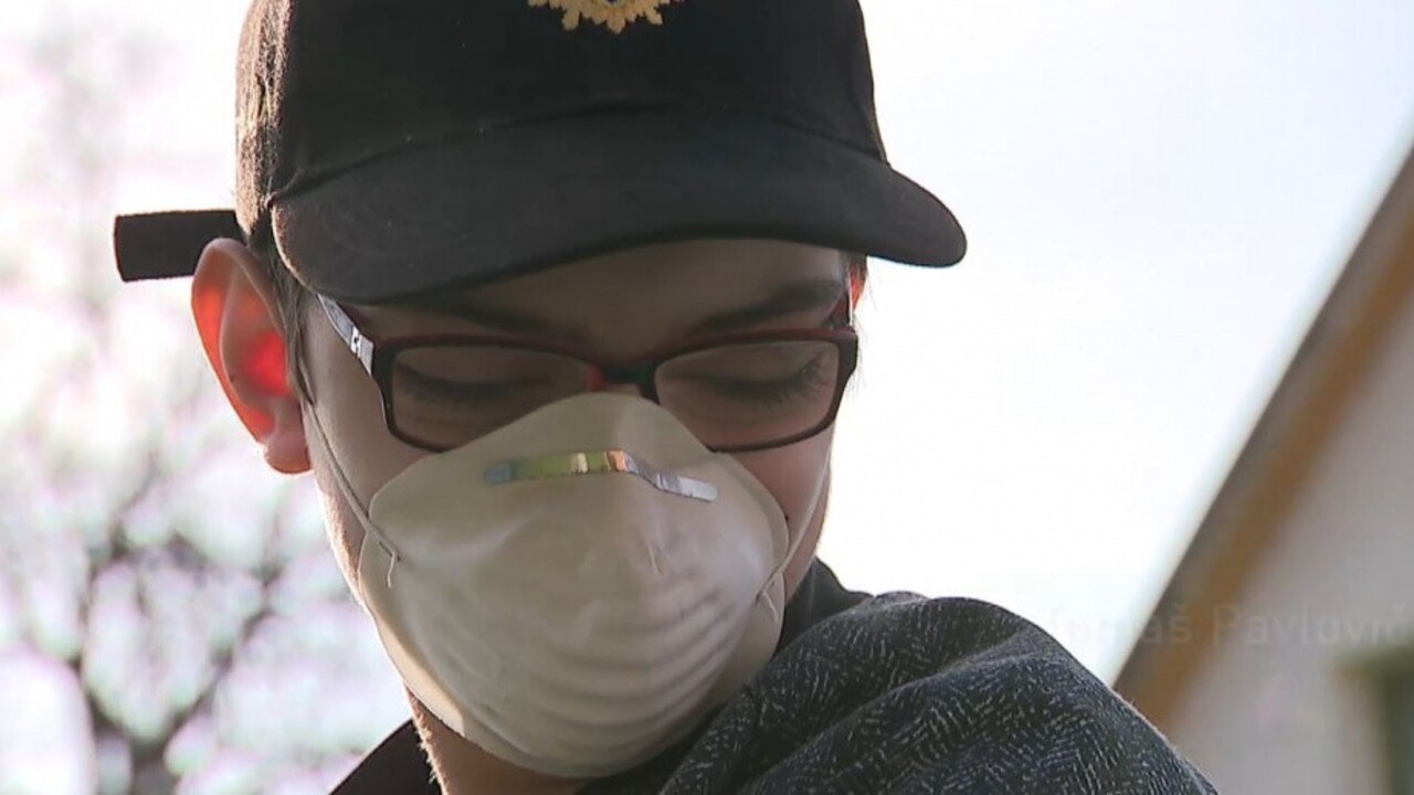 Tomáš s nevyvinutou mozgovou hemisférou zostal na vozíku, pomáha mu špeciálna rehabilitácia v Piešťanoch