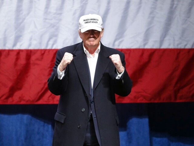 Trump pohrozil Boltonovi, jeho kniha vraj poruší zákon