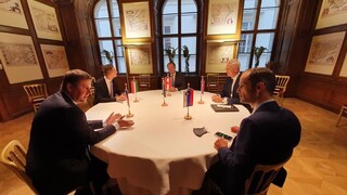 Ostražitosť pri cestovaní je dôležitá. Korčok rokoval o pandémii