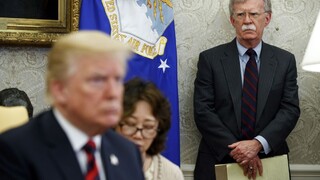 Trump žiadal Čínu o pomoc, píše Bolton v knihe. Chcú ju zastaviť
