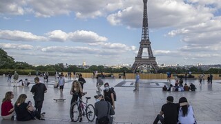 Paríž sprístupní Eiffelovu vežu, na vrchol sa pôjde len po schodoch
