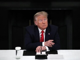 Trump nepochodil, súd mu neumožní zrušiť ochranu migrantov