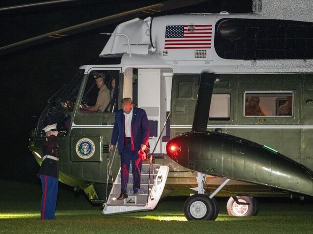 Trump obnovil halové mítingy, Bidena označil za bezmocnú bábku