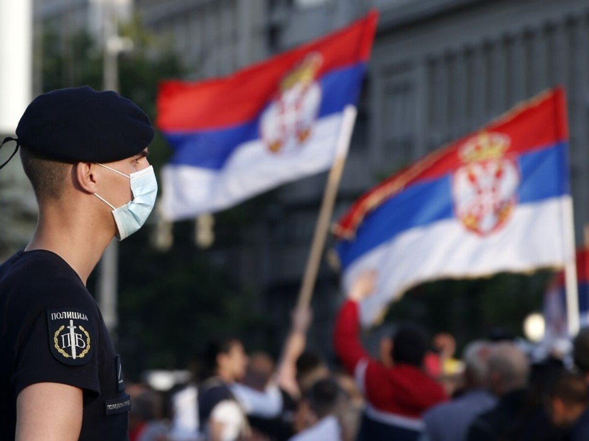 Údaje nesedia. Srbsko má vraj viac ako dvojnásobok obetí vírusu