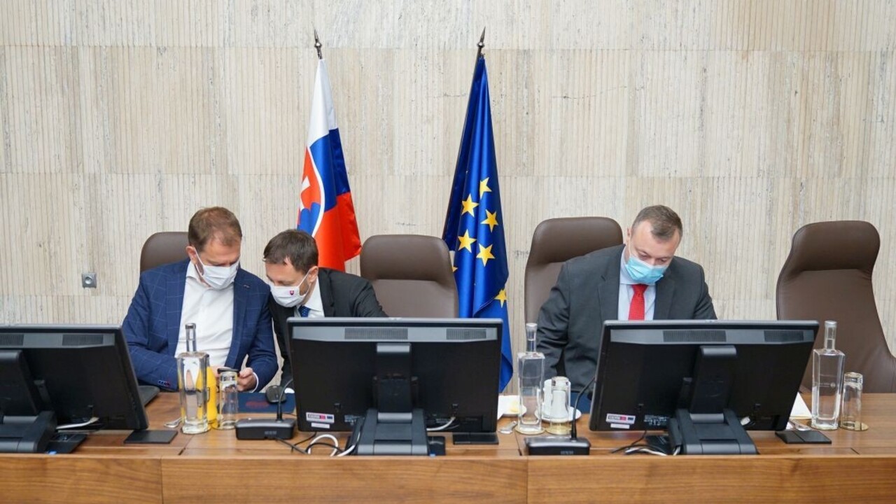 Rokovanie vlády aj o pomoci podnikateľom či sociálnych dávkach