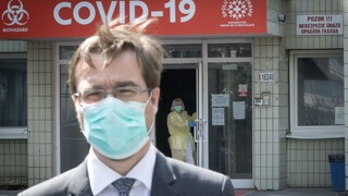 Druhá vlna zatiaľ neprišla, upokojuje po zlých správach Krajčí