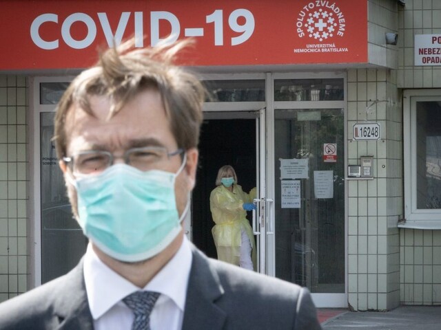 Druhá vlna zatiaľ neprišla, upokojuje po zlých správach Krajčí
