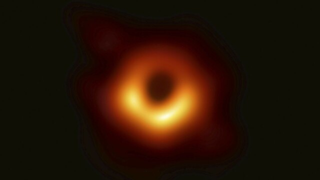 Biliónkrát jasnejší ako Slnko. Spozorovali zrážku čiernych dier