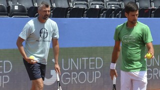 Nakazil sa aj legendárny kouč Djokoviča, nemá príznaky