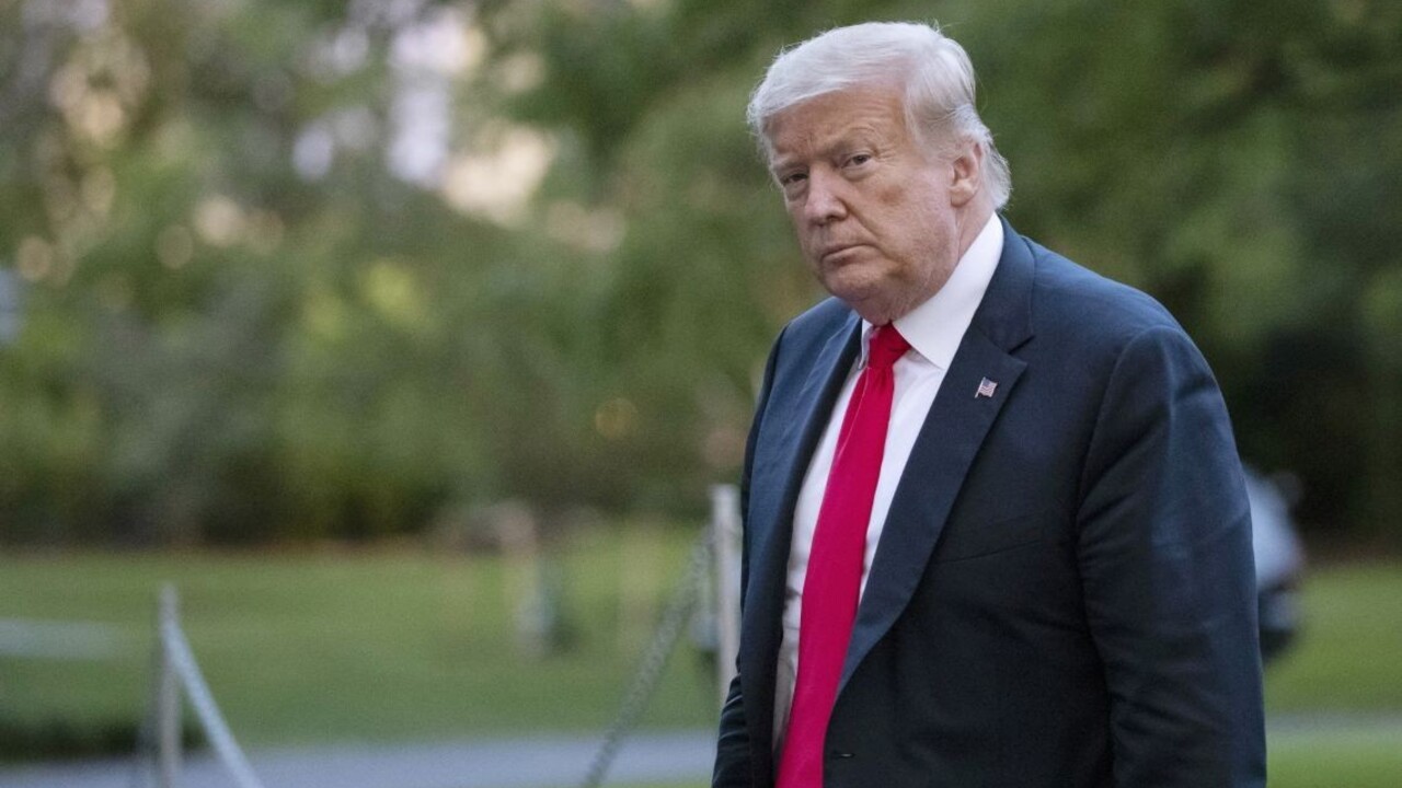 Trump opäť čelí ostrej kritike, zdieľal video s rasistickým výrokom