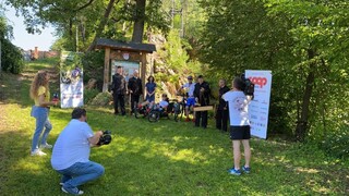 Peťo Káčer bicykloval za malého Alexa. Na Gemeri sa dočkal vyznamenania