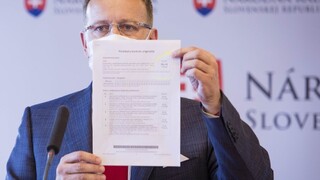 Gröhling neplánuje komisie, odoberanie titulov chce nechať na školy