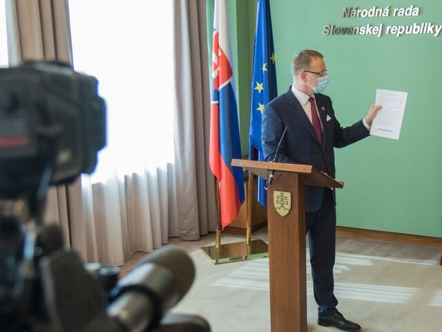 Nebola by iná možnosť. Kollár pohrozil odchodom svojej strany