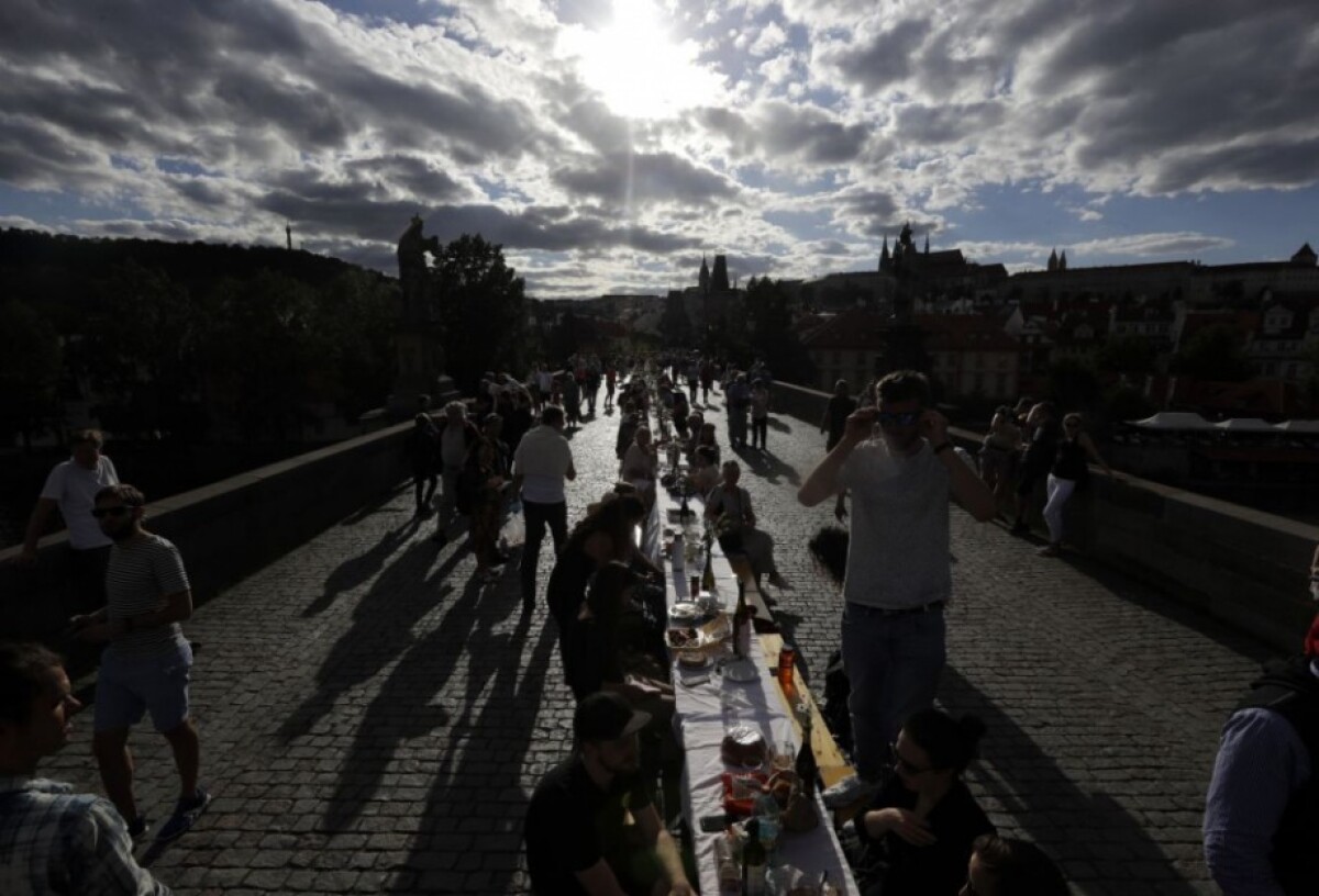 virus-outbreak-czech-republic-charles-bridge-bridge-42284-91f93c0399d0493fbee0d4cf3d715e31_15c92035.jpg