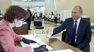 Rusi sa rozhodli, Putin bude vyberať aj sudcov a prokurátorov