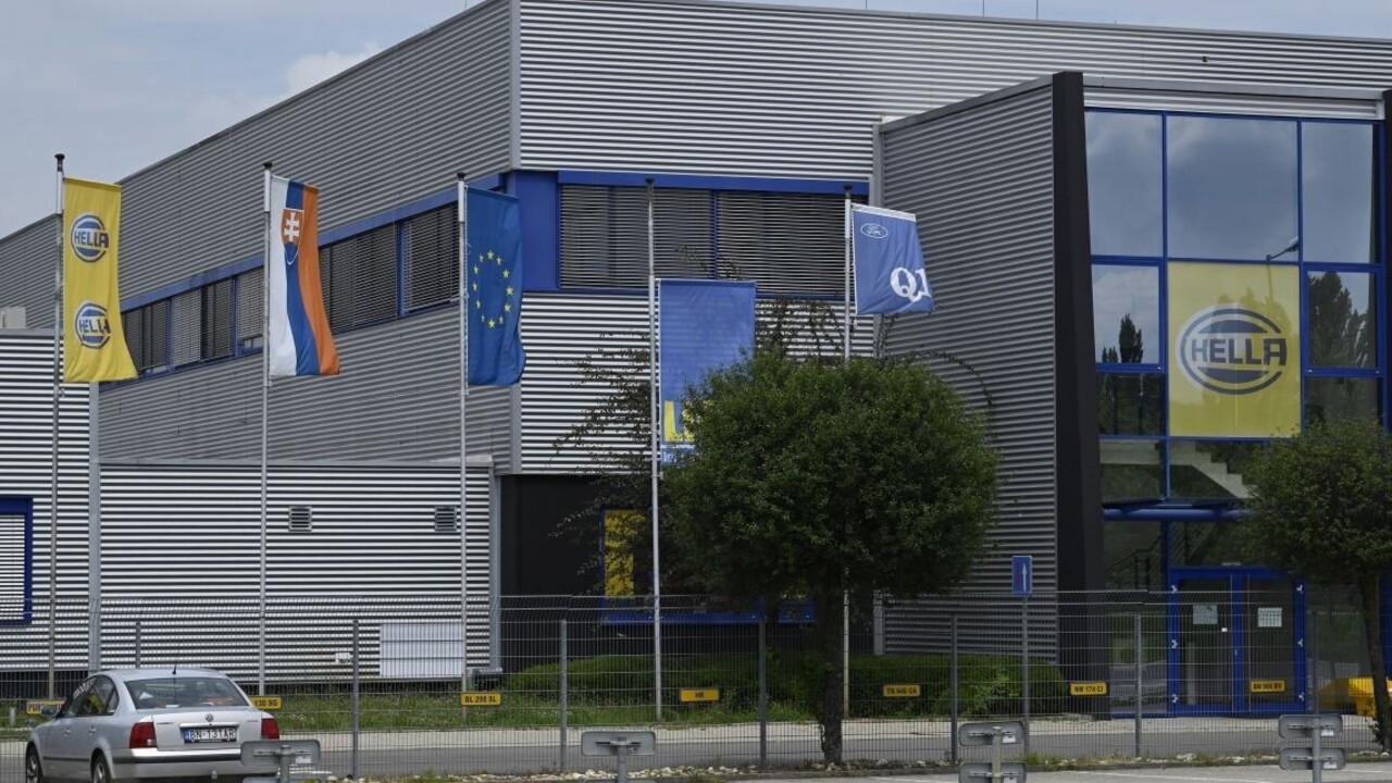 Výrobca svetiel prepustí menej ľudí, ponúkne im prestup inde