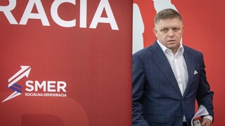 Fico sa vo videu pýta, kto prepustí Kičuru. Reagoval aj na Sklenku