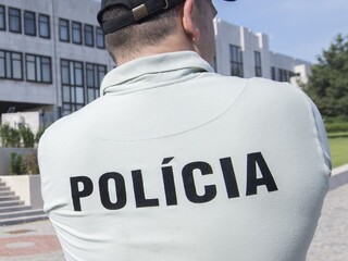 Zvažujú odevné kamery pre policajtov, mali by prispieť k ochrane