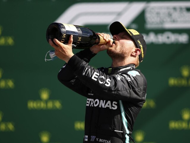 Preteky F1 ovládol Bottas, bol pod veľkým tlakom Hamiltona
