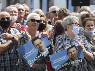 Vyhrá prezident alebo primátor? V Poľsku vrcholí kampaň